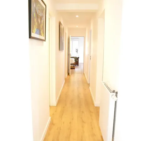 Characterful House Modern Natural Elegance 度假居 *